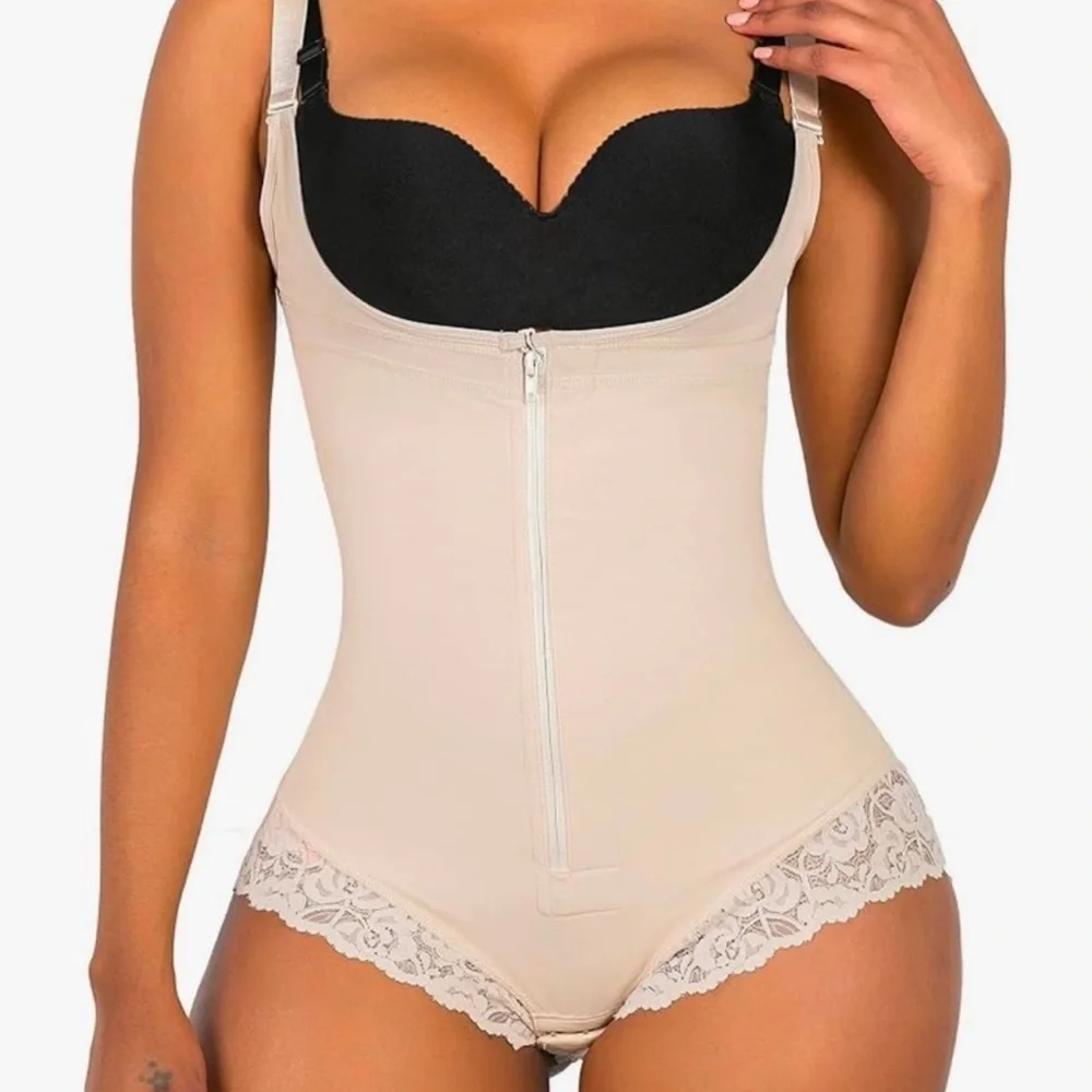 NWOT Shaperx Seamless Beige Shapewear‎ Bodysuit with Lace Trim 2XL
